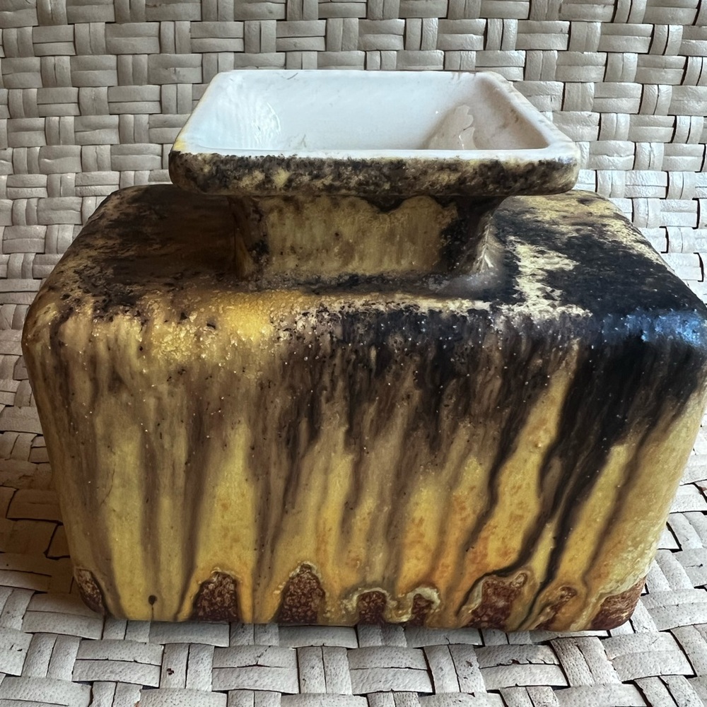 VINTAGE HAEGER VASE BROWN/ GOLD RECTANGULAR